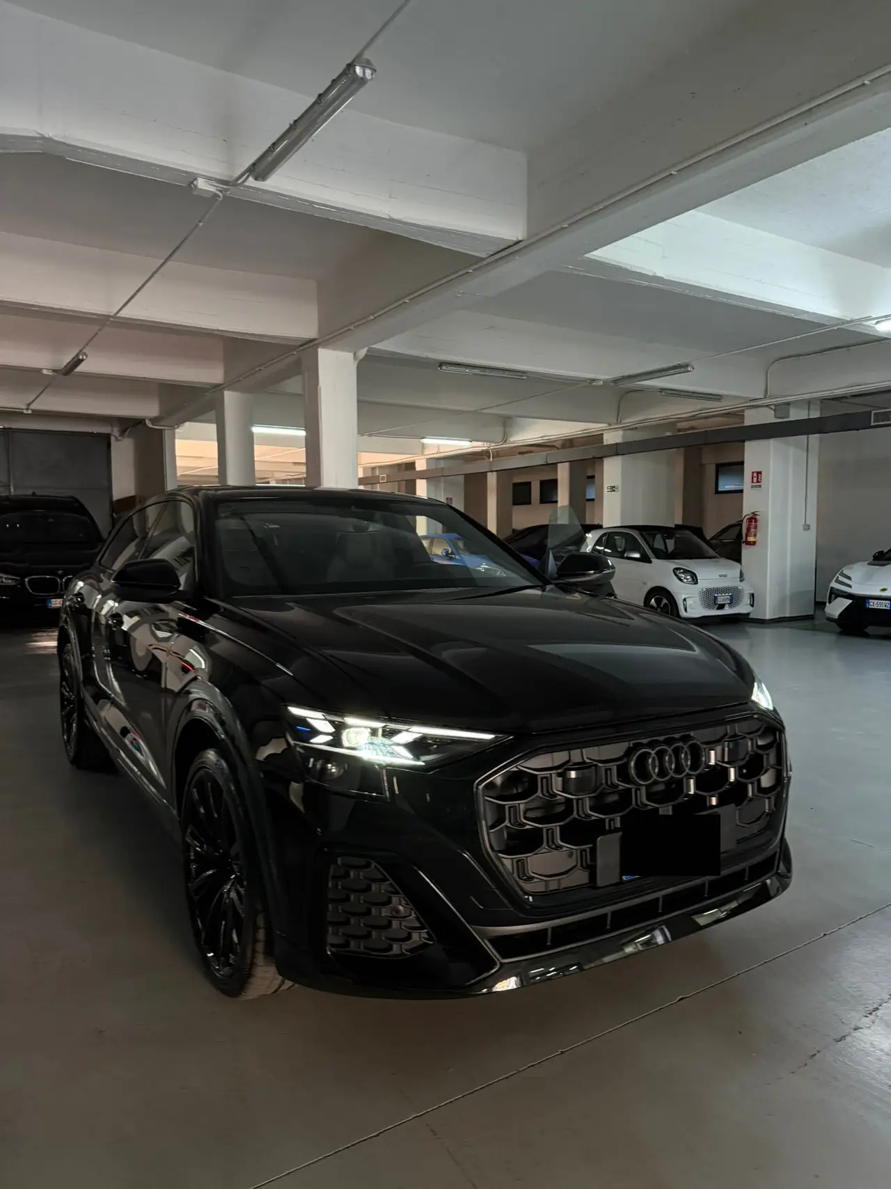Audi Q8 2025, front view — Luxury Car France, France. Audi Q8 in France The Audi Q8 is available for hire in France, offering a 2025 model year…