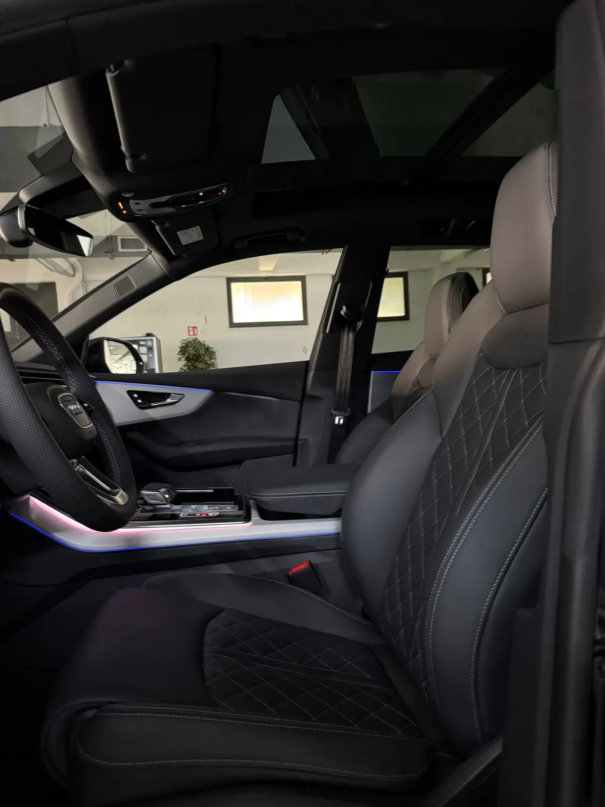 Audi Q8 2025, rear view — Luxury Car France, France. Audi Q8 in France The Audi Q8 is available for hire in France, offering a 2025 model year…