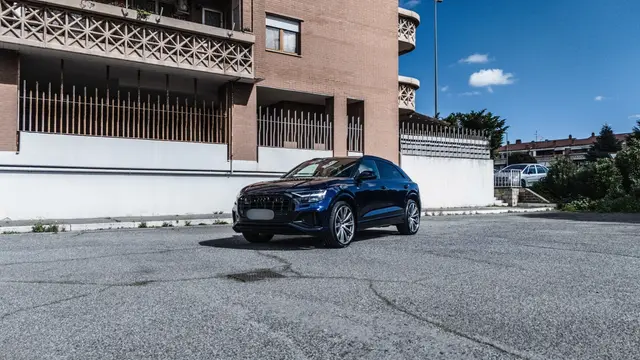 Audi Q8 55 TFSI 2022 — Luxury Car France, France