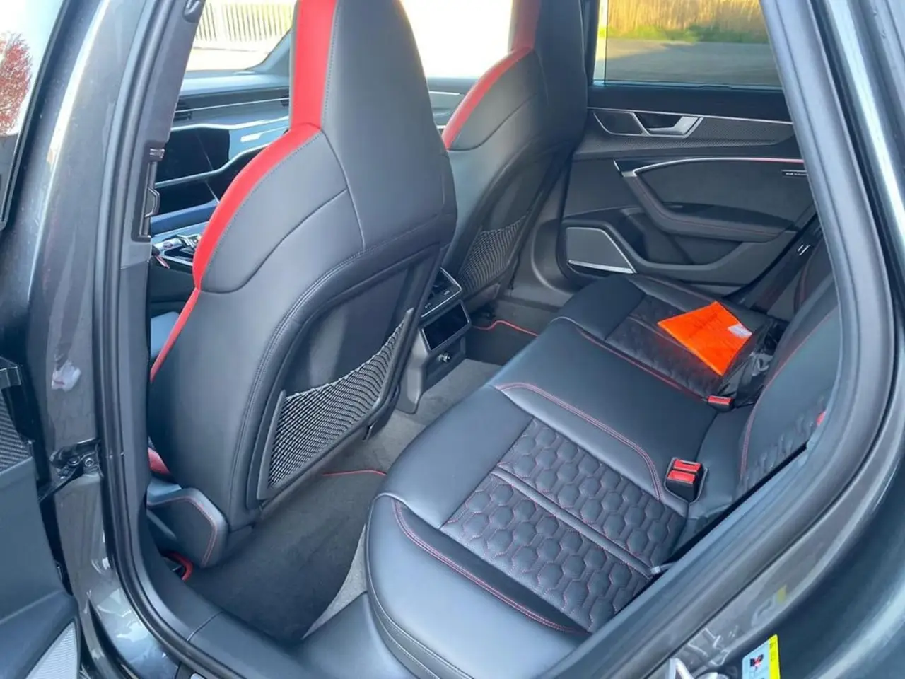 Audi RS6 2022, exterior — Luxury Car France, France. Audi RS6 in France The Audi RS6 is available for hire in France, offering a 2022 model…