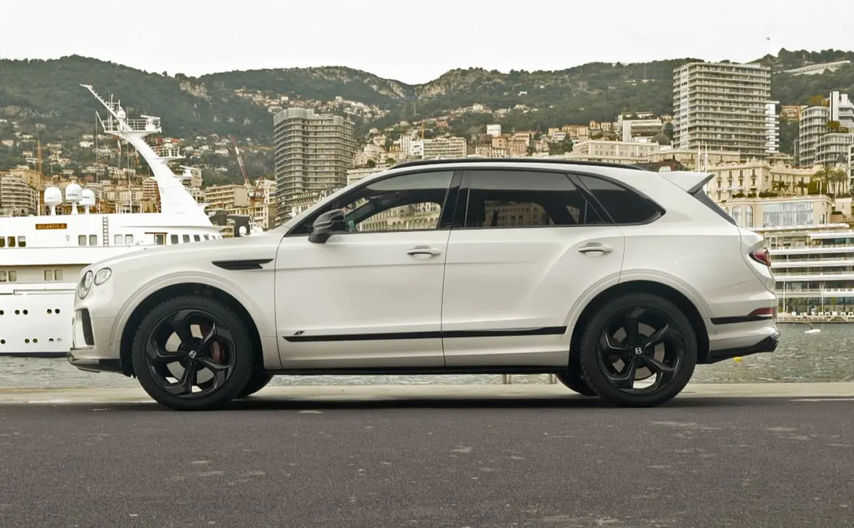 Bentley Bentayga V8-S 2024, front view — Luxury Car France, France. Bentley Bentayga V8-S in France The Bentley Bentayga V8-S is available for hire in…
