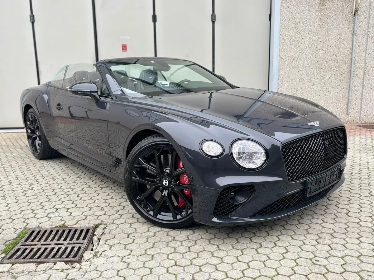 Bentley Continental GTC S V8 2025 — Luxury Car France, France. Bentley Continental GTC S V8 en France La Bentley Continental GTC S V8 est disponible à…