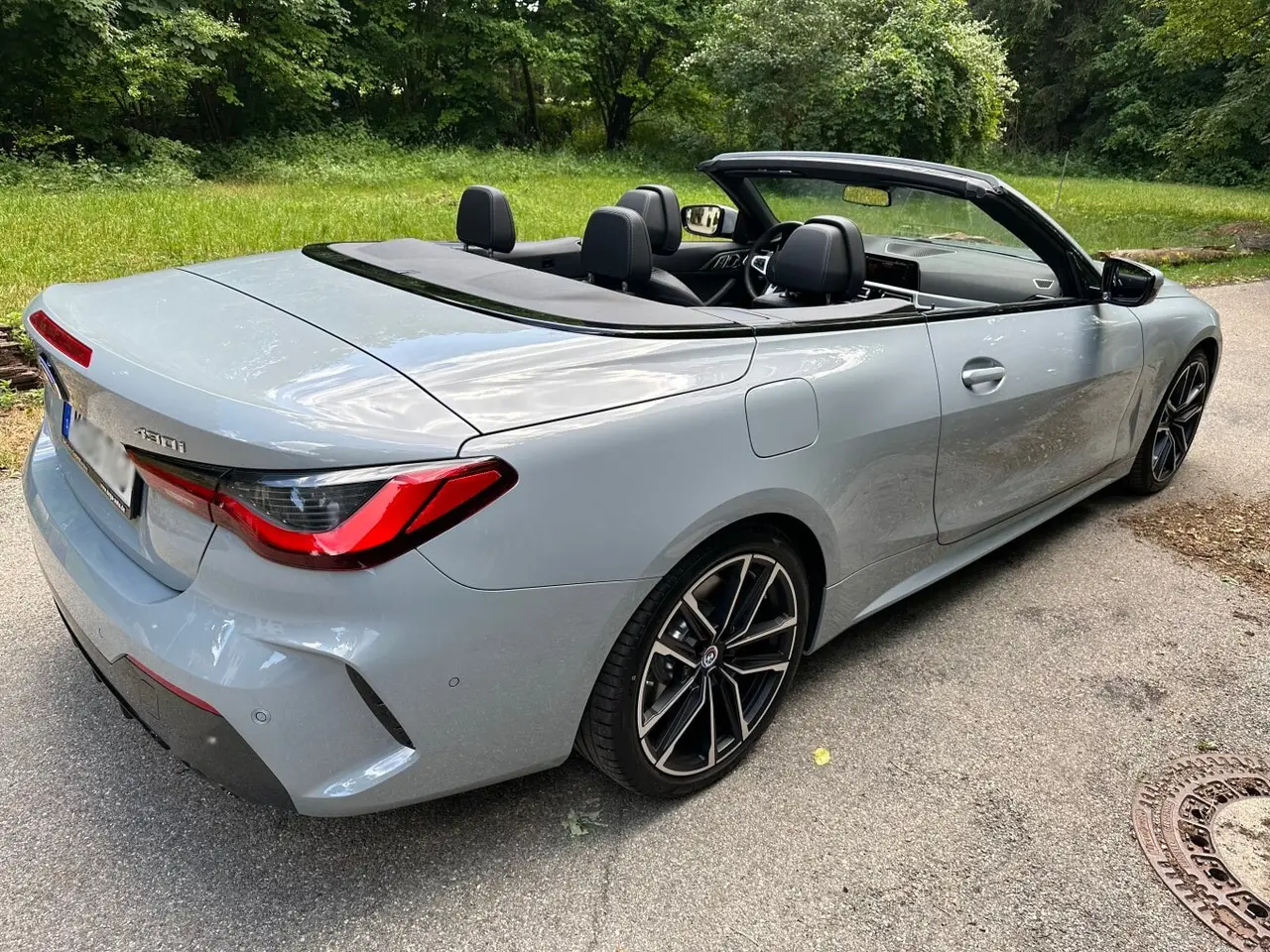 BMW 430i Cabrio 2023, exterior — Luxury Car France, France. BMW 430i Cabrio in France The BMW 430i Cabrio is available for hire in France, offering a…