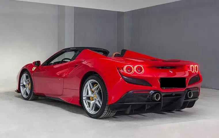 Ferrari F8 Tributo Spider Red 2023, interior — Luxury Car France, Francia. Ferrari F8 Tributo Spider Red en Francia El Ferrari F8 Tributo Spider Red está disponible…
