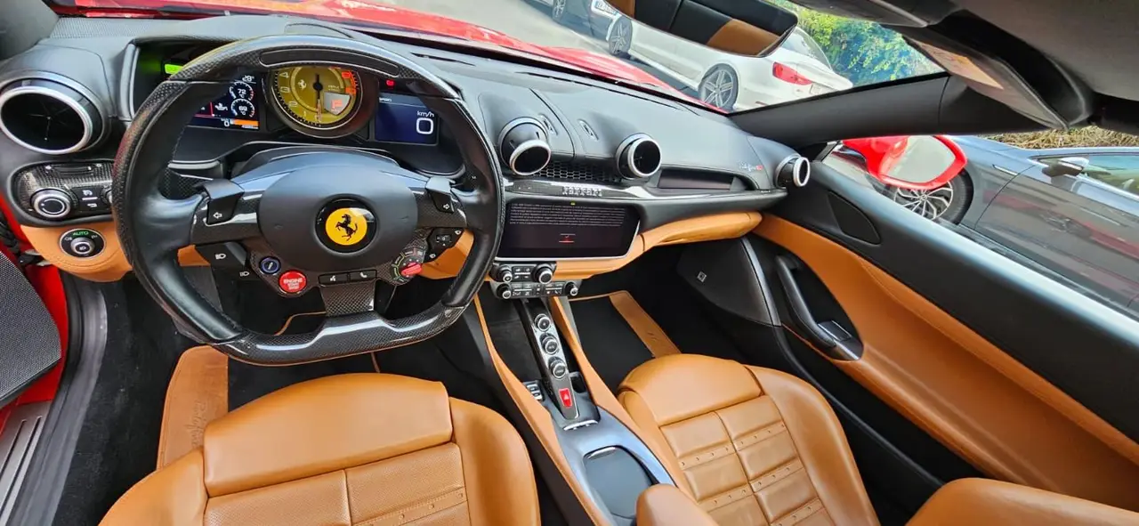 Ferrari Portofino M 2023, vista frontal — Luxury Car France, Francia. Ferrari Portofino M en Francia El Ferrari Portofino M está disponible para alquiler en…