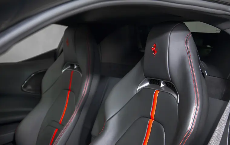 Ferrari SF90 Stradale 2025, vue arrière — Luxury Car France, France. Ferrari SF90 Stradale en France La Ferrari SF90 Stradale est proposée à la location en…