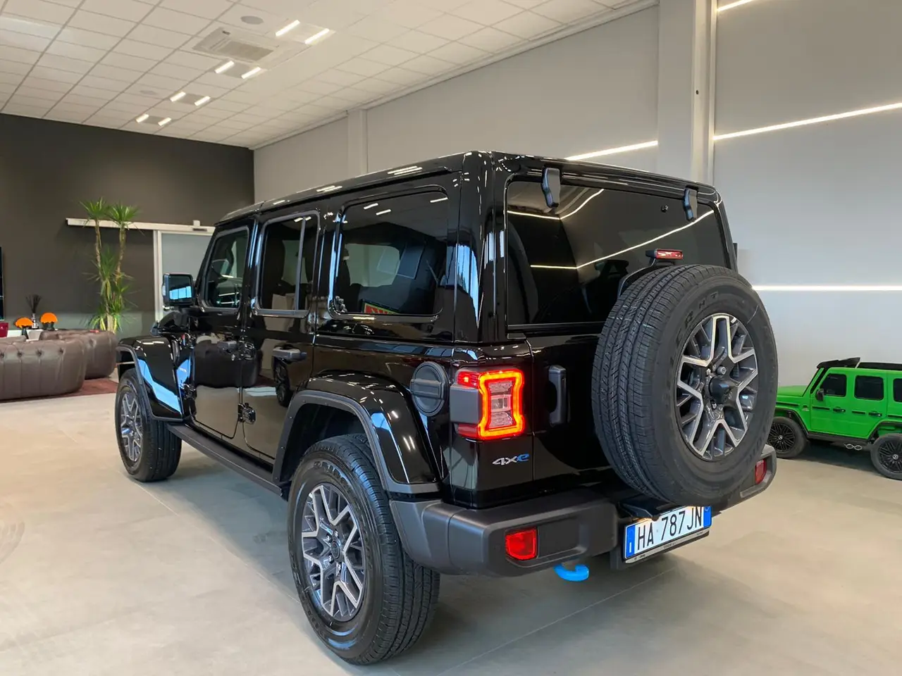 Jeep Wrangler 2025, exterior — Luxury Car France, Francia. Jeep Wrangler en Francia El servicio de alquiler del Jeep Wrangler en Francia ofrece…