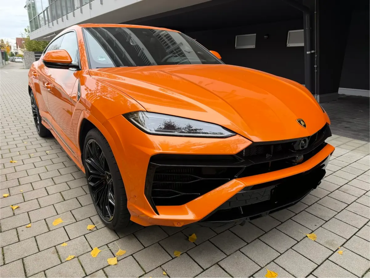 Lamborghini URUS SE 2025, rear view — Luxury Car France, France. Lamborghini URUS SE in France The Lamborghini URUS SE is available for hire in France,…