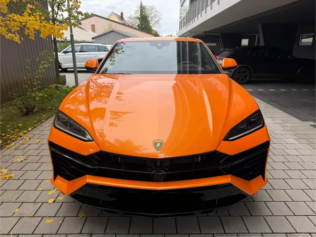 Lamborghini URUS SE 2025 — Luxury Car France, France