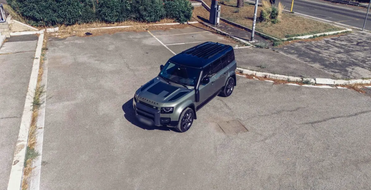 Land Rover Defender X-Dynamic 7 seater 2024, rear view — Luxury Car France, France. Land Rover Defender X-Dynamic 7 seater in France The Land Rover Defender X-Dynamic 7…