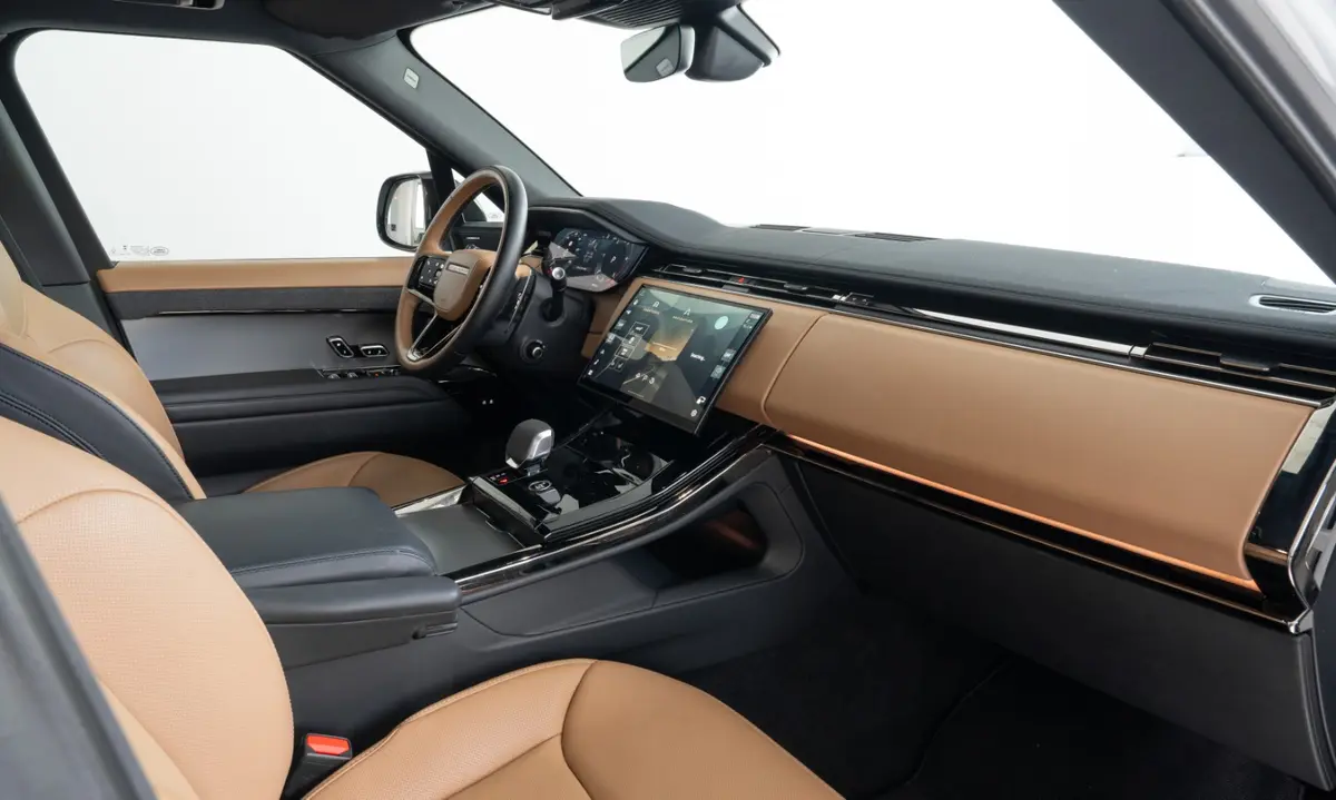Land Rover Range Rover Sport 2025, exterior — Luxury Car France, Francia. Land Rover Range Rover Sport en Francia El Land Rover Range Rover Sport está disponible…