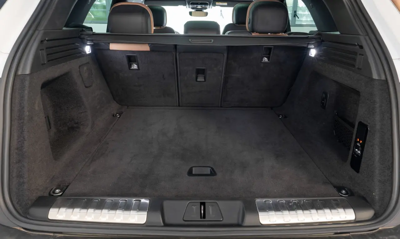 Land Rover Range Rover Sport 2025, interior — Luxury Car France, Francia. Land Rover Range Rover Sport en Francia El Land Rover Range Rover Sport está disponible…