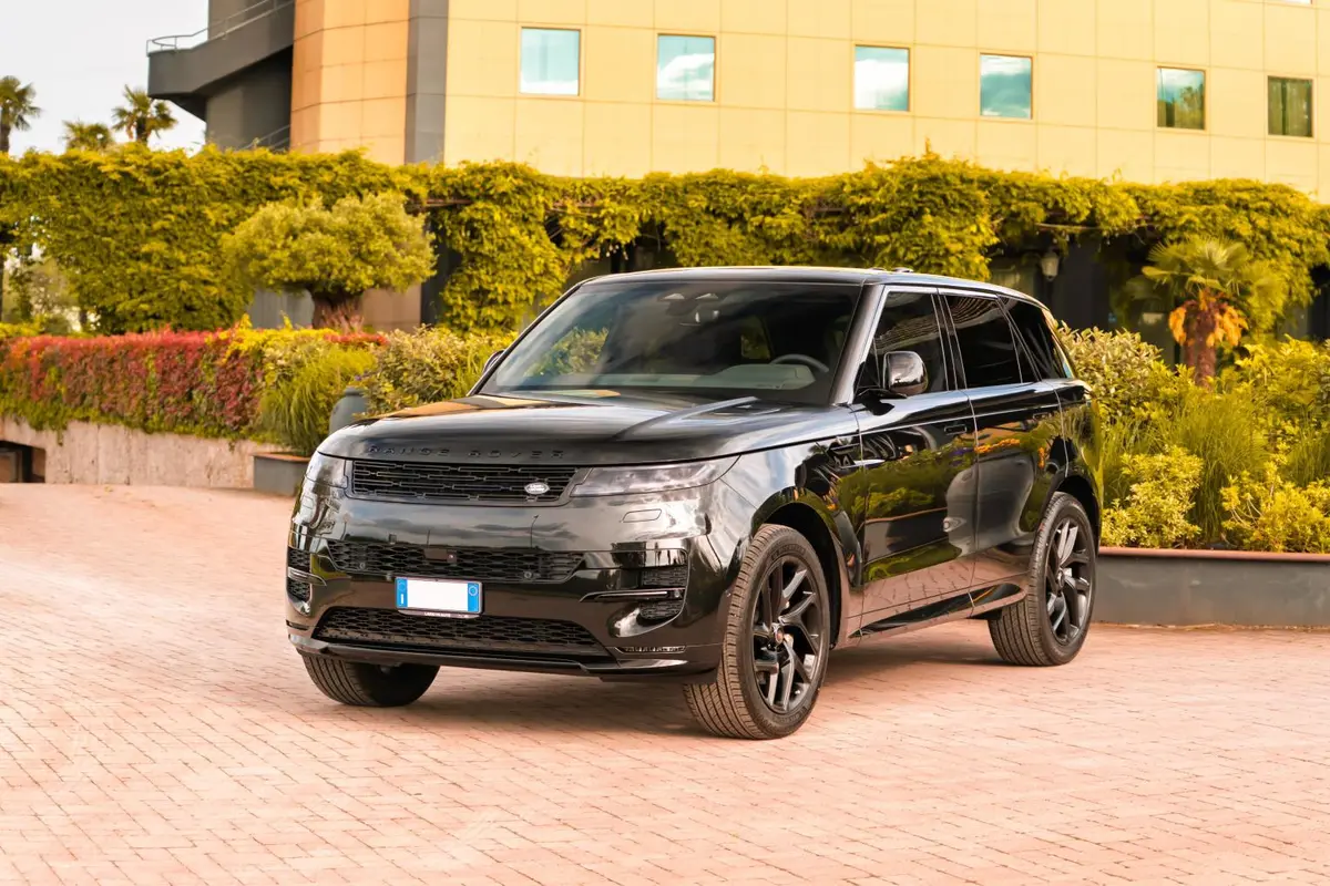 Land Rover Range Rover Sport Dynamic SE 2025 — Luxury Car France, Francia. Land Rover Range Rover Sport Dynamic SE en Francia El Land Rover Range Rover Sport…