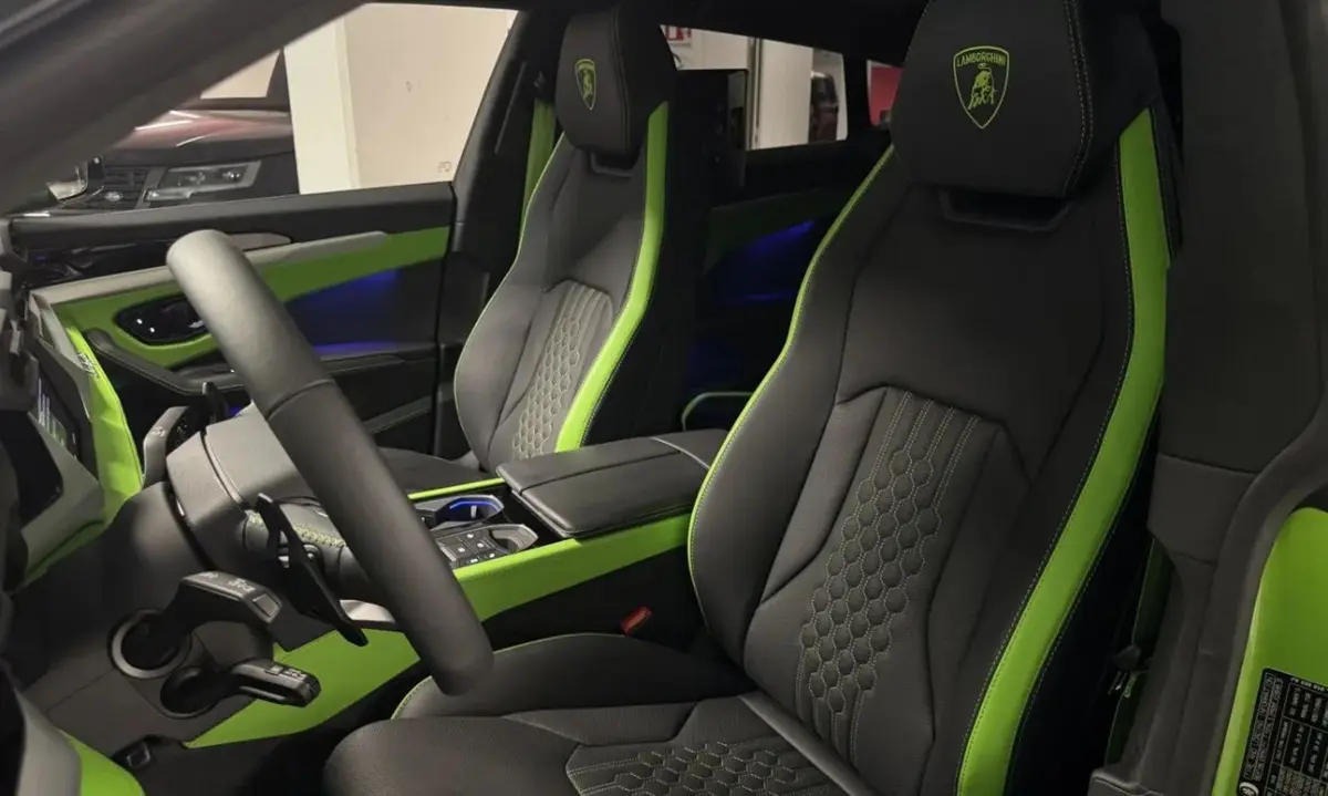 Land Rover Range Rover Sport Dynamic SE 2025, interior — Luxury Car France, Francia. Land Rover Range Rover Sport Dynamic SE en Francia El Land Rover Range Rover Sport…