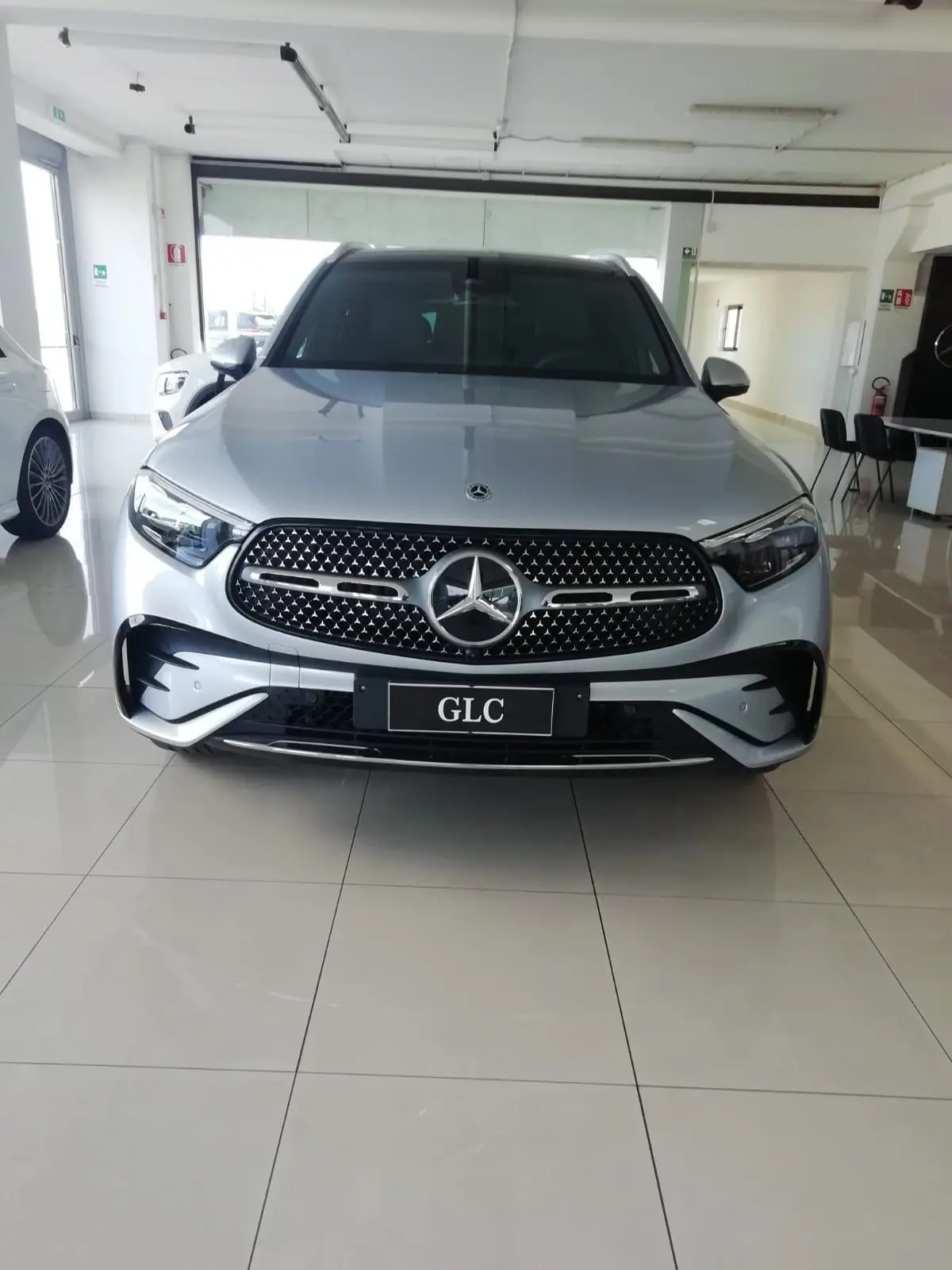 Mercedes Benz GLC 2025, vue avant — Luxury Car France, France. Mercedes Benz GLC en France La Mercedes Benz GLC est disponible à la location en France…