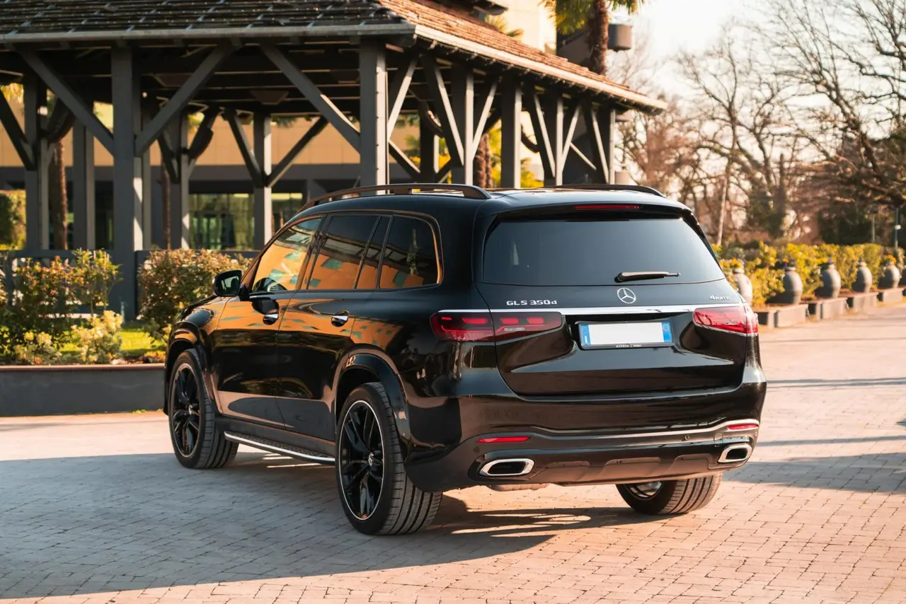Mercedes Benz GLS-klasse 350 D Exclusive 7 Posti 2025, esterno — Luxury Car France, Francia. Mercedes Benz GLS-klasse 350 D Exclusive 7 Posti a Francia Il Mercedes Benz GLS-klasse…