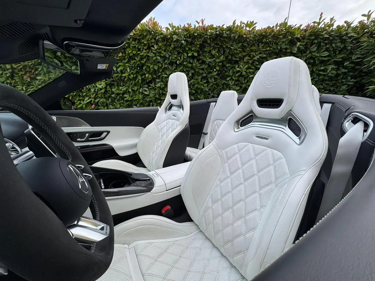 Mercedes Benz SL 63 AMG 2025, extérieur — Luxury Car France, France. Mercedes Benz SL 63 AMG à France La Mercedes Benz SL 63 AMG est proposée à la location en…