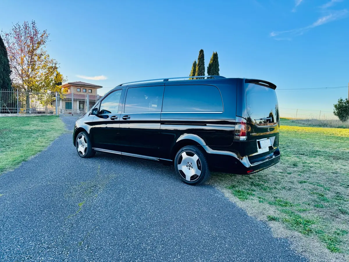 Mercedes Benz V300 4x4 XL Exclusive 7 seats 2025, extérieur — Luxury Car France, France. Mercedes Benz V300 4x4 XL Exclusive 7 seats en France La location du Mercedes Benz V300…