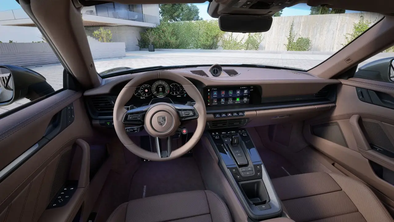 Porsche 911 992 Carrera Turbo S Cabrio 2026, vue arrière — Luxury Car France, France. Porsche 911 992 Carrera Turbo S Cabrio en France La Porsche 911 992 Carrera Turbo S…