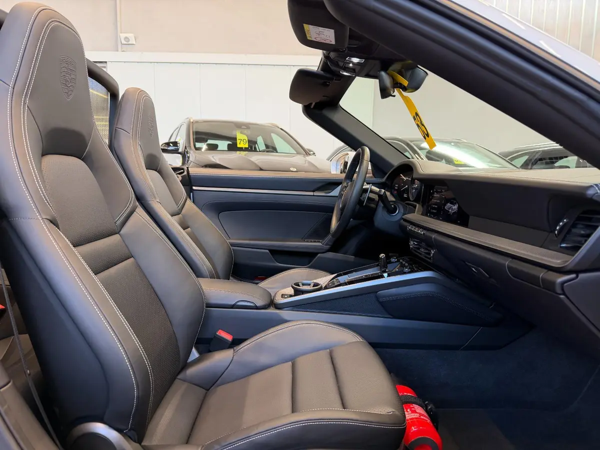 Porsche 911 Carrera S Cabrio (992) 2025, exterior — Luxury Car France, Francia. Porsche 911 Carrera S Cabrio (992) en Francia El Porsche 911 Carrera S Cabrio (992) está…