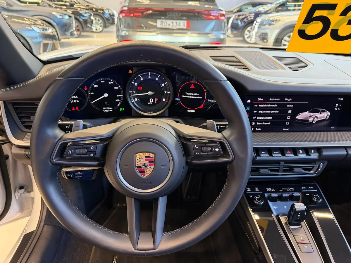 Porsche 911 Carrera S Cabrio (992) 2025, interior — Luxury Car France, Francia. Porsche 911 Carrera S Cabrio (992) en Francia El Porsche 911 Carrera S Cabrio (992) está…