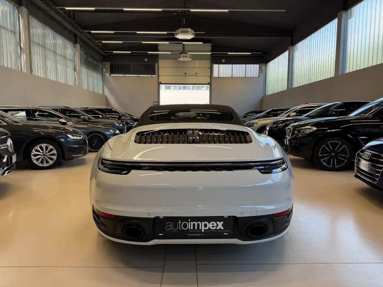 Porsche 911 Carrera S Cabrio (992) 2025, exterior — Luxury Car France, Francia. Porsche 911 Carrera S Cabrio (992) en Francia El Porsche 911 Carrera S Cabrio (992) está…
