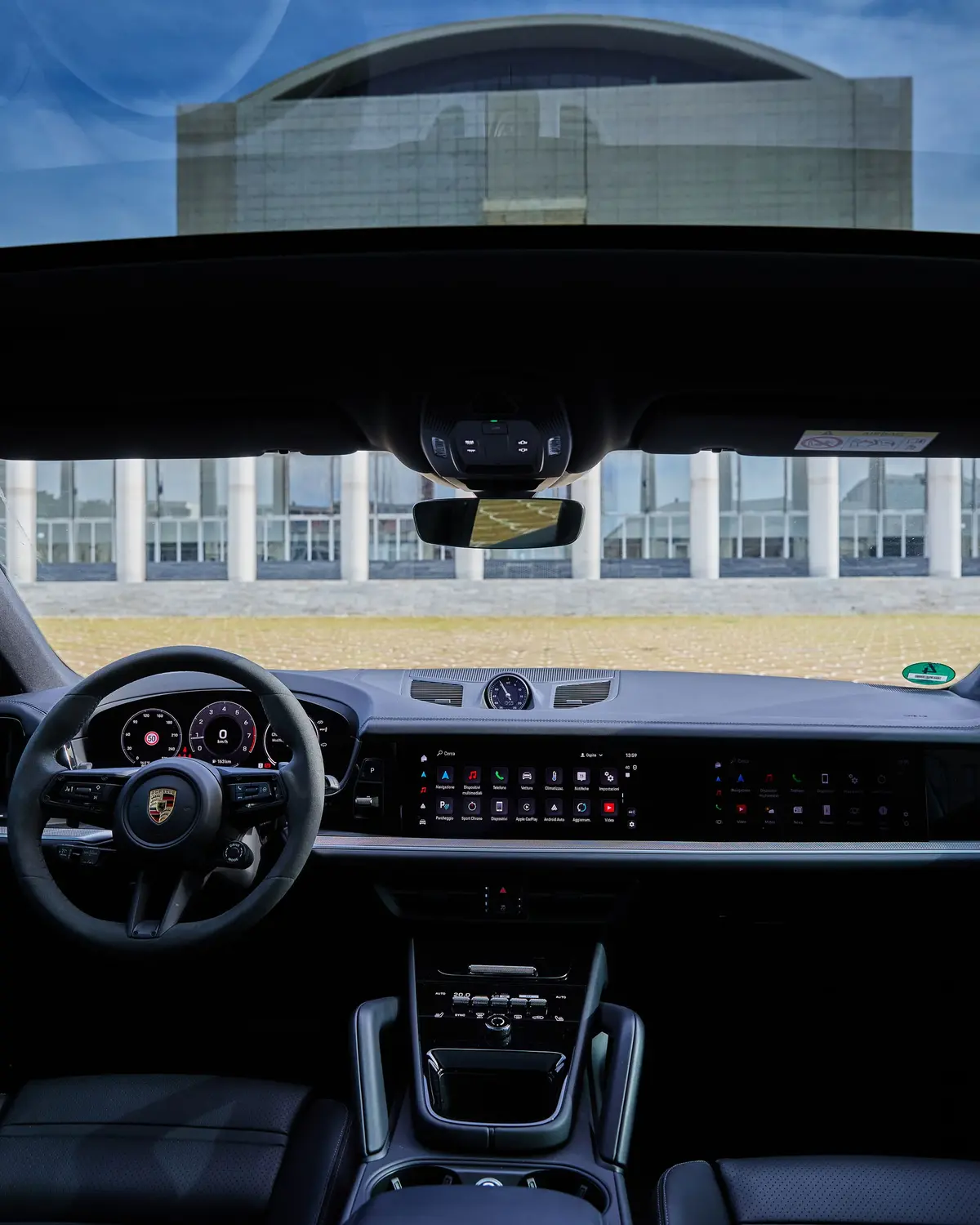 Porsche Cayenne 2025, esterno — Luxury Car France, Francia. Porsche Cayenne a Francia Il noleggio della Porsche Cayenne a Francia propone un modello…
