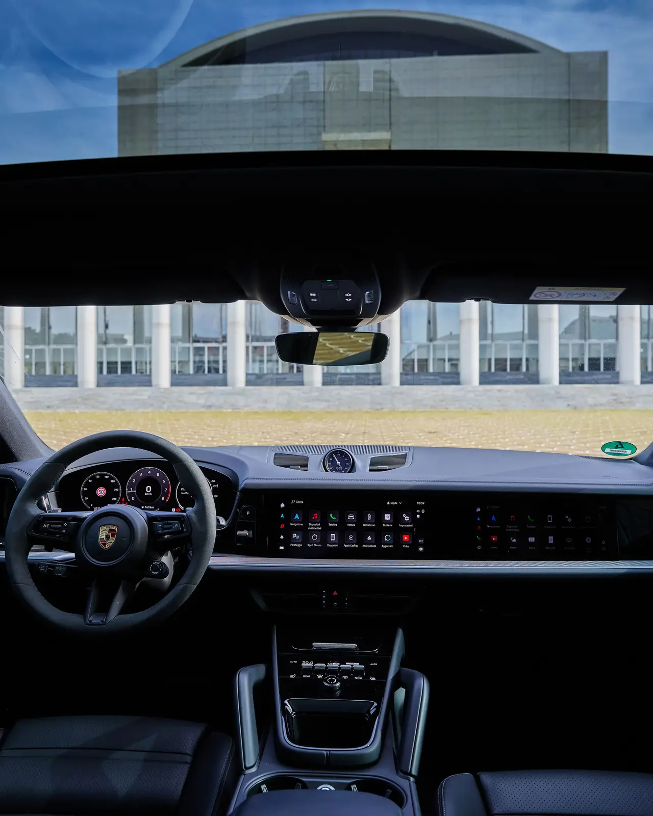 Porsche Cayenne 2025, esterno — Luxury Car France, Francia. Porsche Cayenne a Francia Il noleggio della Porsche Cayenne a Francia propone un modello…