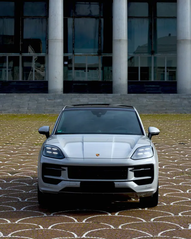 Porsche Cayenne 2025 — Luxury Car France, France