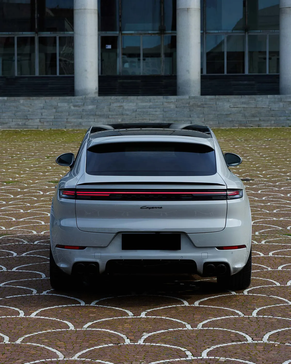 Porsche Cayenne 2025, interni — Luxury Car France, Francia. Porsche Cayenne a Francia Il noleggio della Porsche Cayenne a Francia propone un modello…