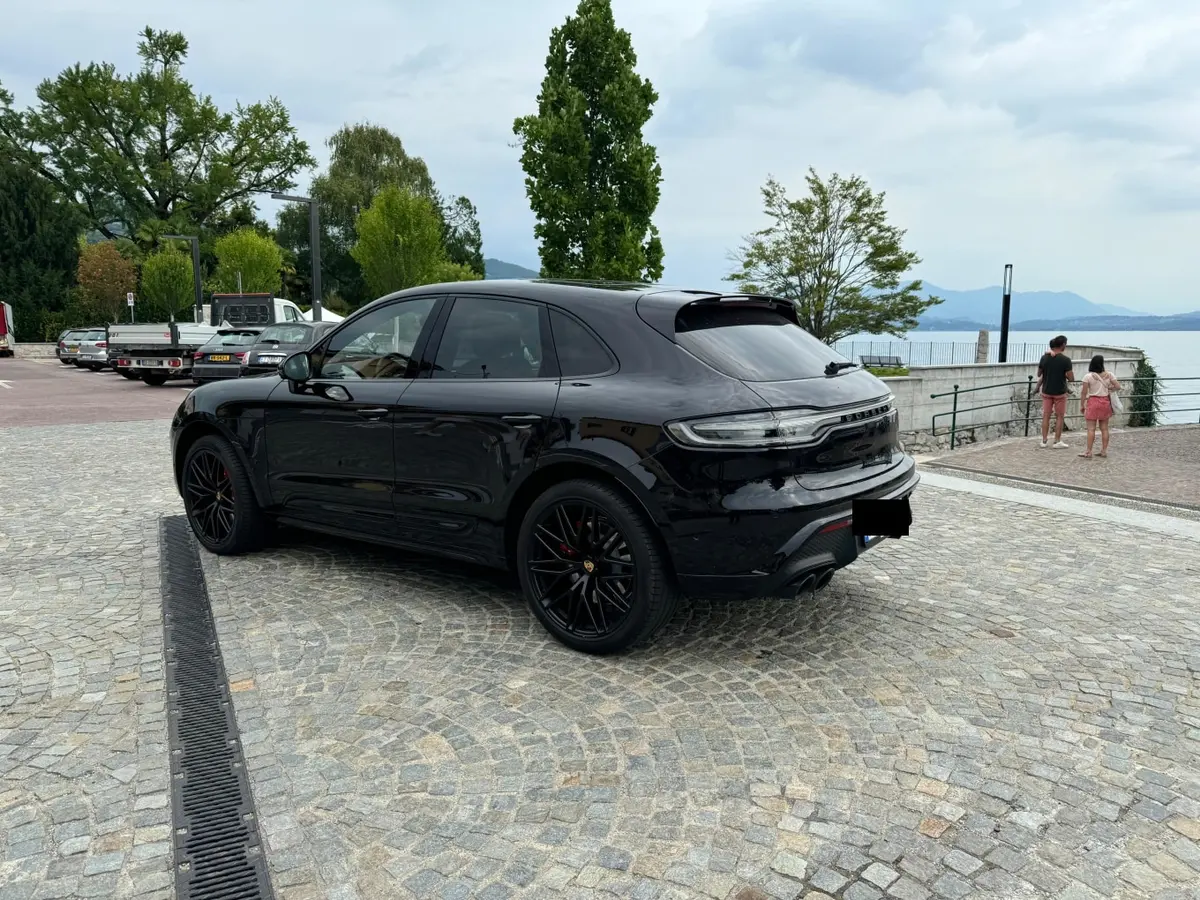 Porsche Macan GTS 2024, vue avant — Luxury Car France, France. Porsche Macan GTS en France La Porsche Macan GTS est disponible à la location en France,…