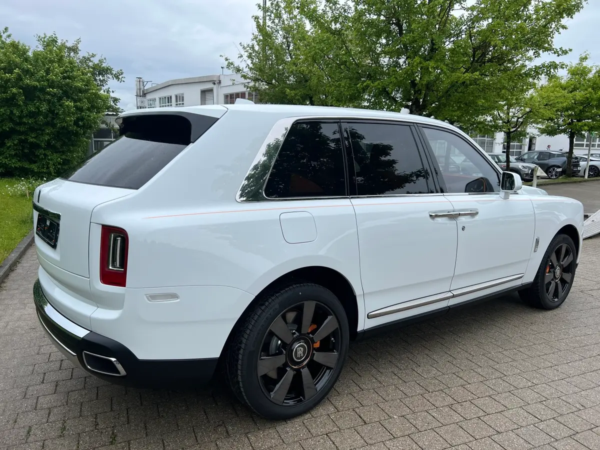 Rolls-Royce Cullinan 2022, exterior — Luxury Car France, France. Rolls-Royce Cullinan in France The Rolls-Royce Cullinan is available for hire in France,…