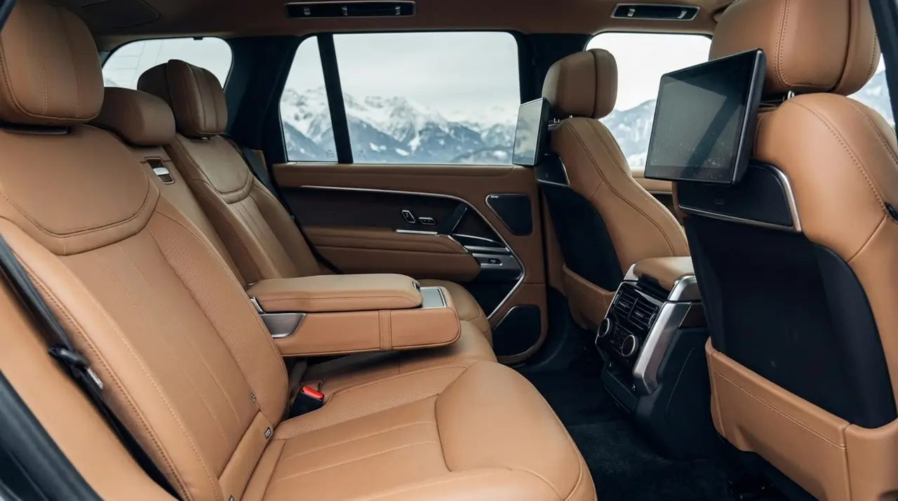Rover Range Rover Autobiography P530 2026, salpicadero — Luxury Car France, Francia. Rover Range Rover Autobiography P530 en Francia El Rover Range Rover Autobiography P530…