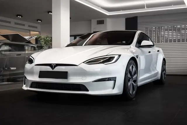 Electric — Luxury Car France, France