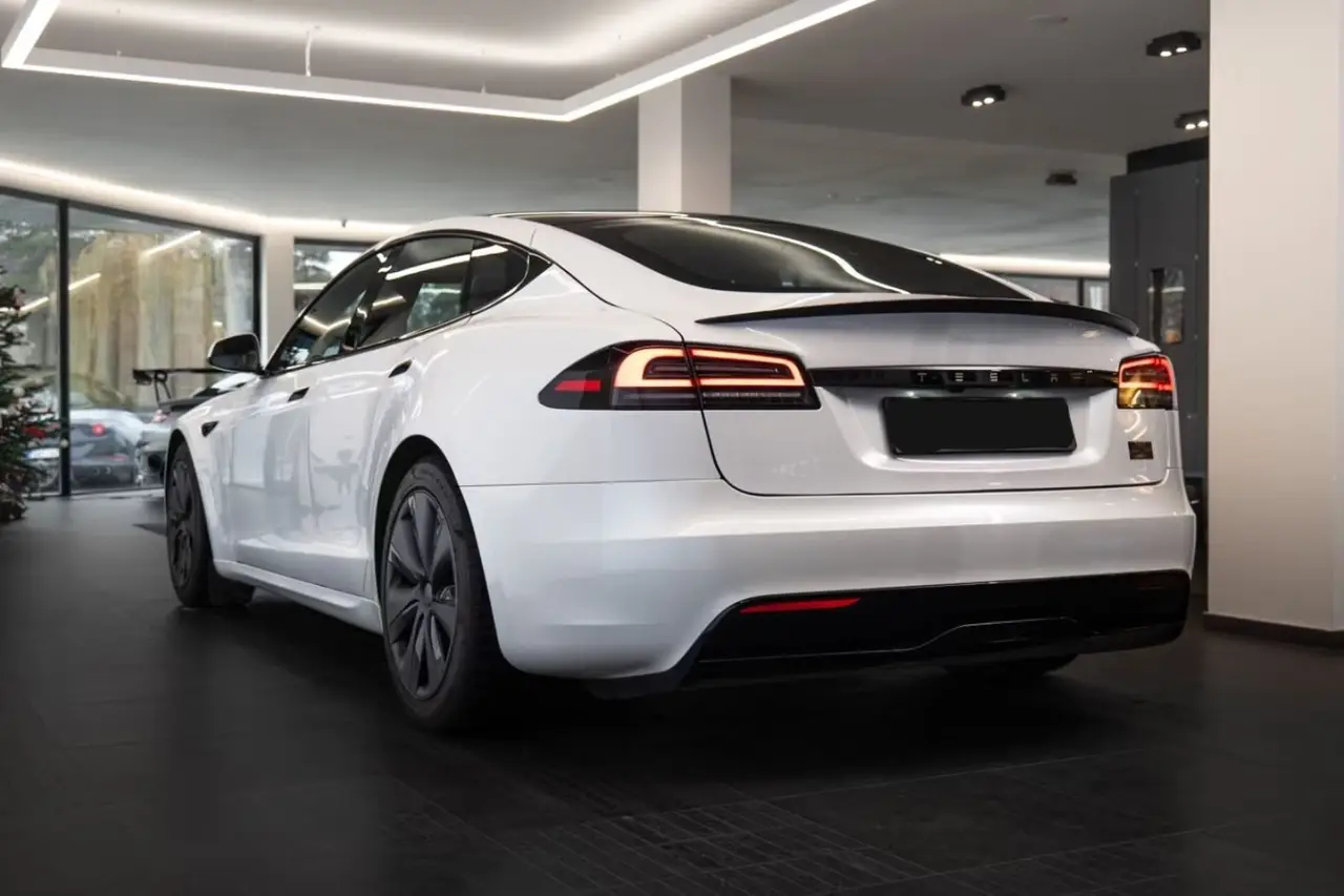 Tesla Model S Plaid 2025, dashboard — Luxury Car France, France. Tesla Model S Plaid in France The Tesla Model S Plaid is available for hire in France,…